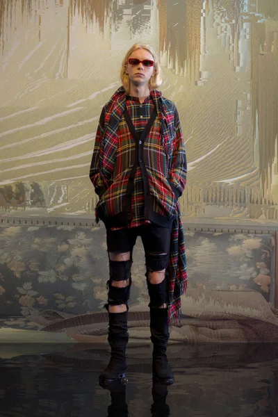 Look 14